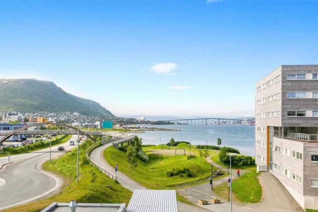 Northern Dreams Apartment With Free Parking Tromso Ngoại thất bức ảnh